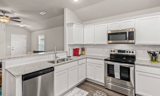 Fayetteville House | Chic Haven Near U of A & Baum Stadium