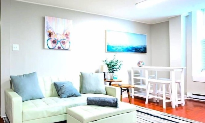Wilmington Apartment | Chic Historic apartment- King Bed, Fast WiFi, close to Downtown!