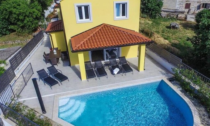 Mugeba Villa | Chic holiday home with pool , 2 km from the sea
