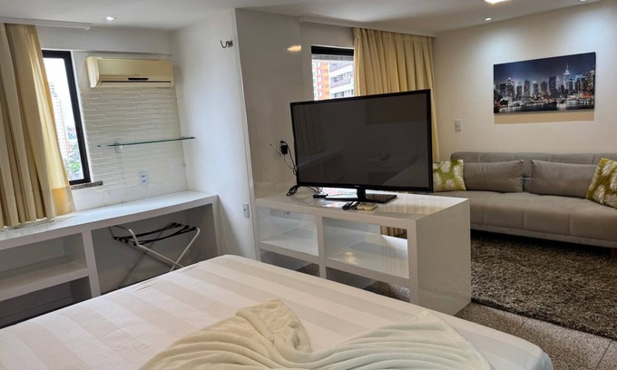 Meireles Apartment | Chic hotel suite in fabulous Meireles Fortaleza with WiFi, fitness room