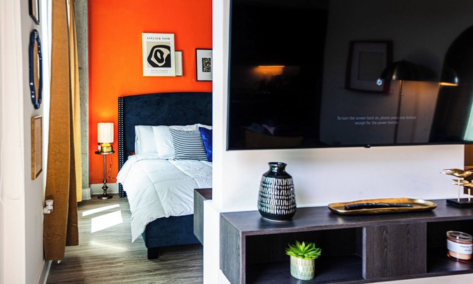 Channel District Apartment | Chic King Balcony Studio in Channelside with Pool and FREE Parking