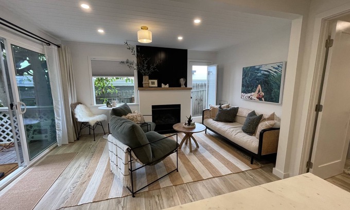 Laguna Niguel Cottage | Chic Laguna retreat! Steps to beach, designer-furnished, with ocean-view yard.