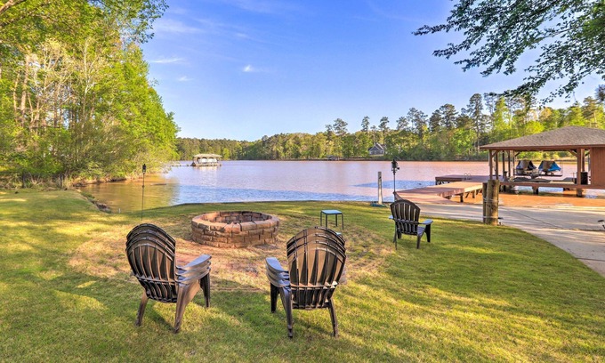 Milledgeville House | Chic Lake Sinclair Retreat with Dock & Hot Tub!