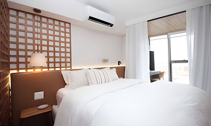 Leblon House | Chic loft in Leblon with balcony and Christ view