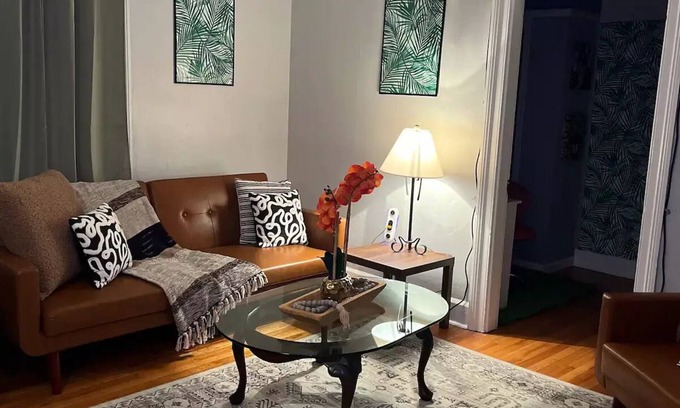 Albany Apartment | Chic Madison Parkviewn