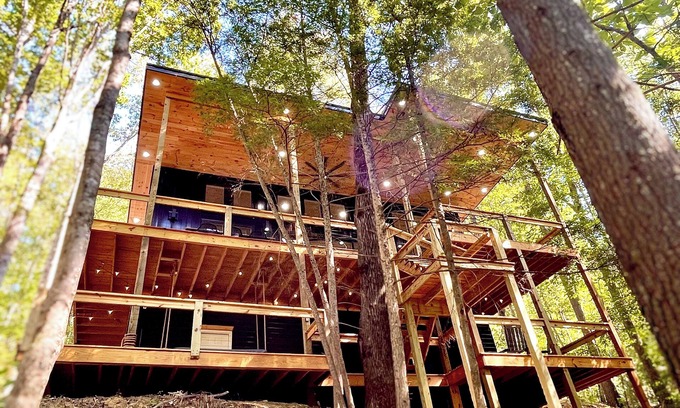 Campton Cabin | Chic modern cabin in a magical forest. Hot Tub, Swinging Bed, WiFi, & EV Charger