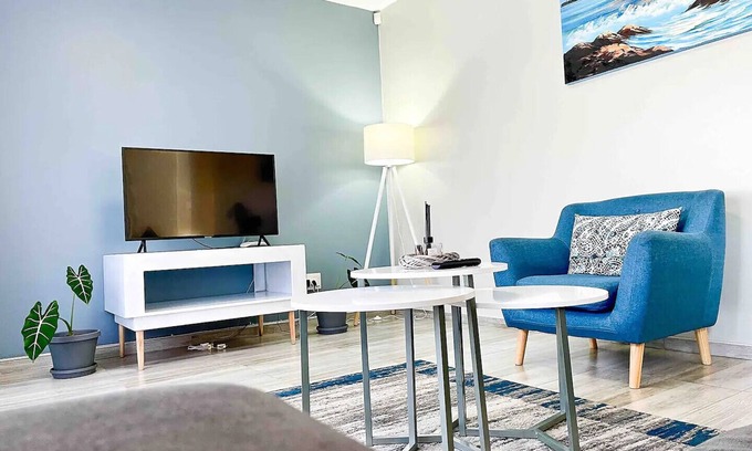 Bulawayo Apartment | Chic Modern House on Neasden - 2085