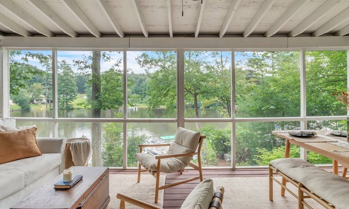 Sturbridge House | Chic & Modern Studio Lakefront House with Loft and private dock on Cedar Lake