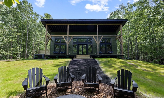 Monteagle House | Chic Monteagle Cabin | Scenic Views & Serene Vibes