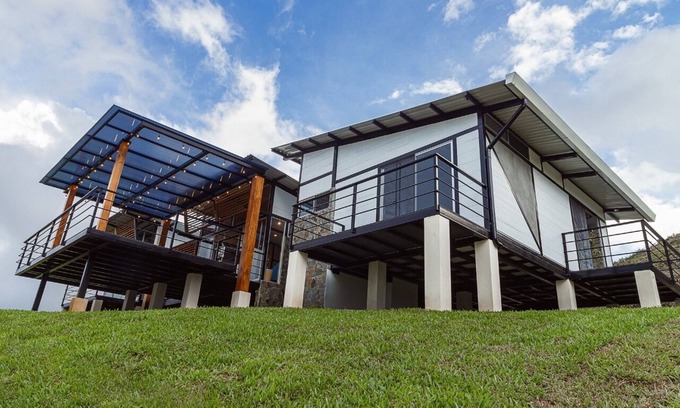 Pavones House | Chic Mountain Farmhouse w/180º Extravagant Views