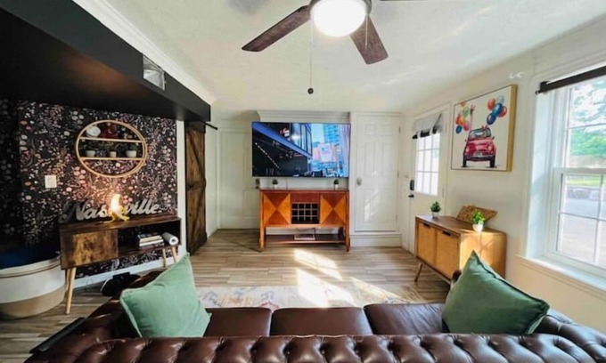 Charlotte Park House | Chic Nashville studio 6mi Vanderbilt, 7mi Broadway, 15mi BNA, Pet Friendly!
