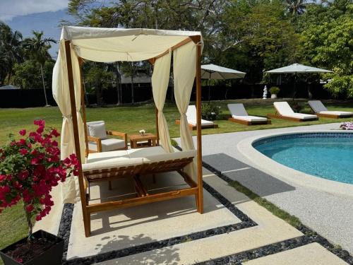 Cutler Bay House | Chic-ness Oasis
