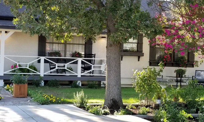Acampo House | Chic New Home: Enjoy Fresh Air, Premium Wine Trail Location 3bd/2ba