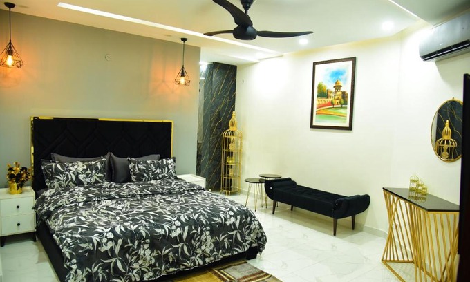Gulberg Apartment | Chic Noir 1 Bedroom Apartment Gulberg