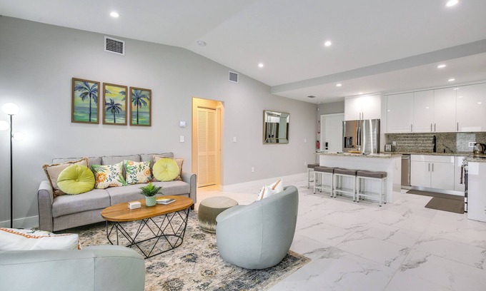 North Miami House | Chic North Miami House ~ 7 Mi to Hard Rock Stadium