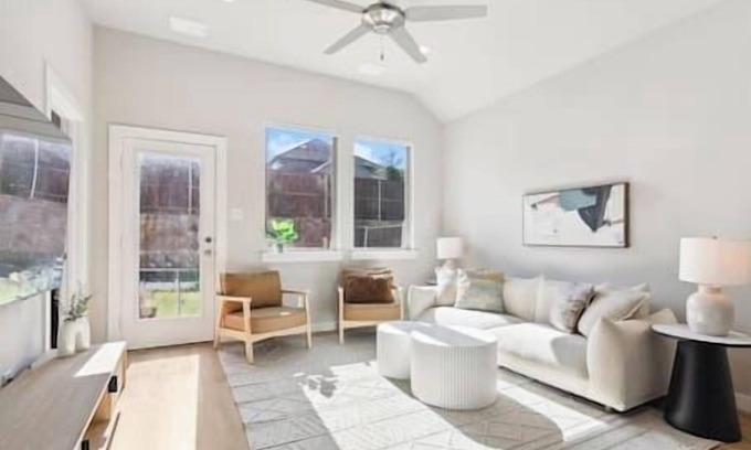 McKinney House | Chic Pet-Friendly Home in Tranquil Eastridge Area