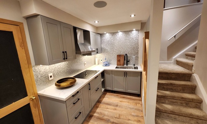 Whitchurch-Stouffville Apartment | Chic & private pool 1Br + sofa bed walkout apartment jaccuzi spa & gym