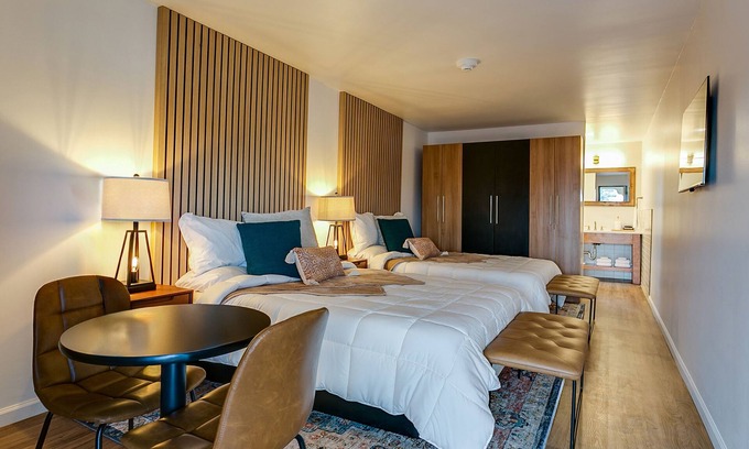 San Angelo Hotel | Chic Queen Room in Downtown Boutique Hotel – Walk to Shops, Dining & Attractions