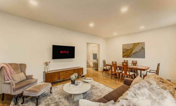 Stroudsburg Apartment | Chic Retreat Downtown Stroudsburg | 3BR+Sleeps 10