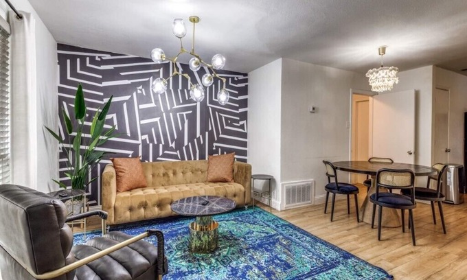 Original Town House | Chic Retreat Old Downtown