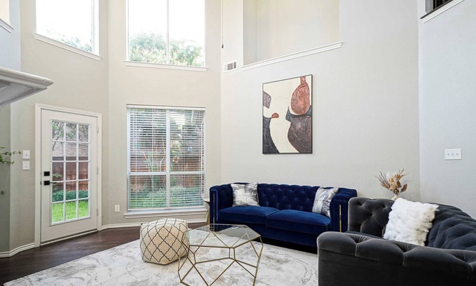 Frisco House | Chic Retreat on Goliad Circle - Your Ideal Getaway Awaits Here in Style! #41763