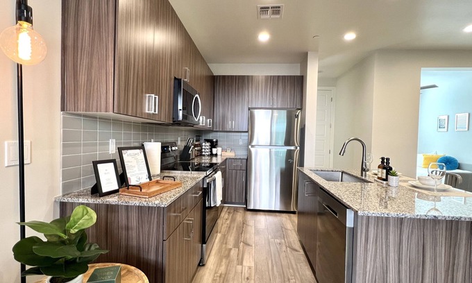 Village Grove House | Chic Scottsdale Retreat | Snowbirds & PHX Events | Townhome 2bd+den+pool+garage