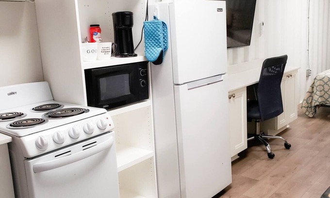 Estrella Cottage | Chic Shipping Container near Downtown Phoenixnn