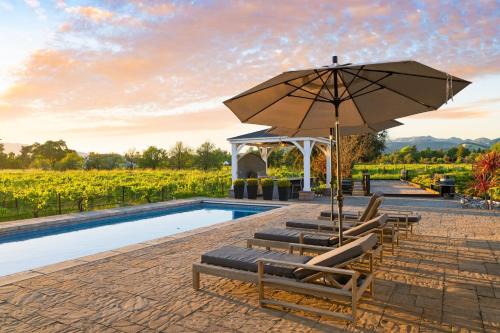 Sonoma House | Chic Sonoma Oasis w Pool Bocce Hot Tub Minutes to Downtown