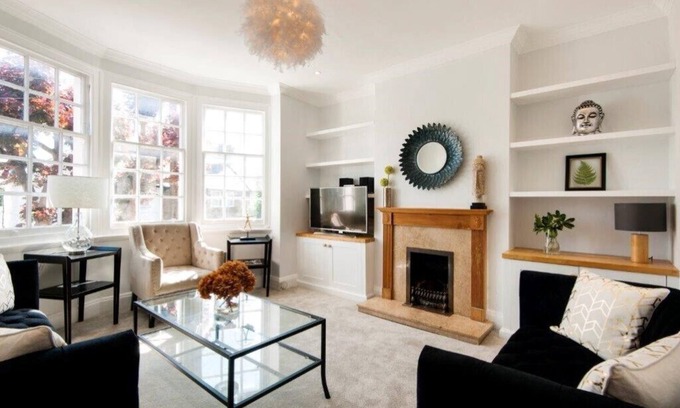 Tooting House | Chic & Spacious Family Home in South West London 🏡