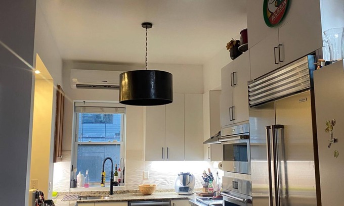 Harsimus Cove House | Chic & Spacious NYC style townhome in Jersey City - Sleeps 10 adults