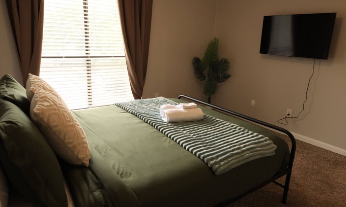 Austin Apartment | Chic Stay 15 Mins to Downtown