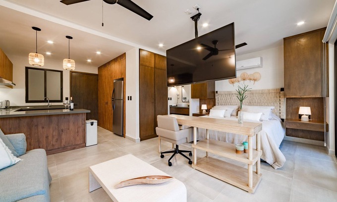 Jimenez Condo | Chic Studio in Downtown Santa Cruz