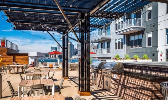 Central-Maverick Square - Paris Street House | Chic Studio | Kitchen | in-unit Washer/Dryer | near Boston Harbor | GLS