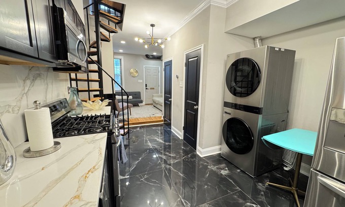 Park View House | CHIC Stylish Townhouse in DC - RARE