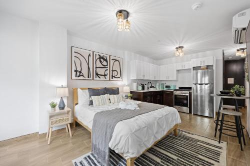 West Bronx Apartment | Chic Suite, Spacious Backyard BBQ & Game Setup