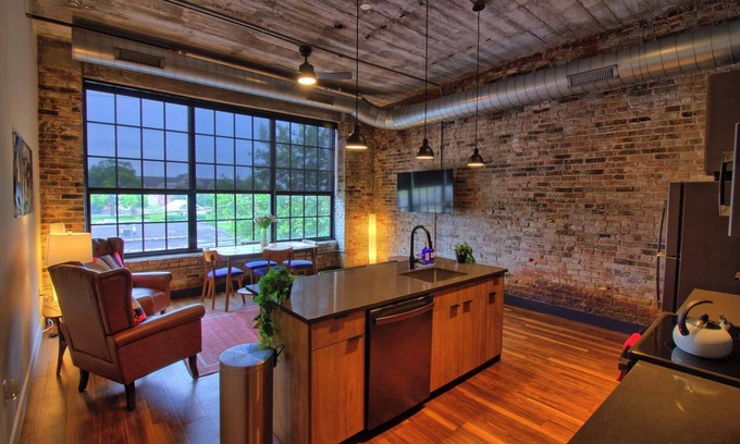 Midtown Hotel | Chic Ultramodern Loft Suite w/Designer Features