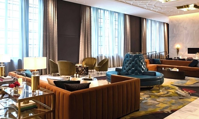 Downtown Chicago Hotel | Chic Urban Oasis, Pet-Friendly Unit, Near The Art Institute of Chicago!