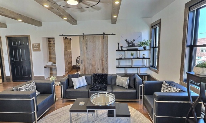 Big Timber Apartment | Chic Urban One-Bedroom Loft in downtown Big Timber w/Recreation All Around