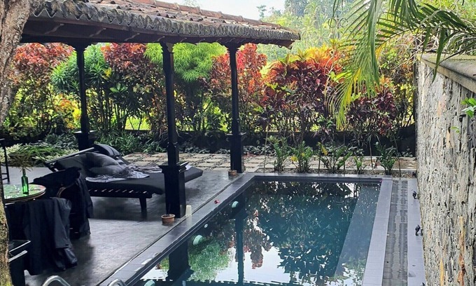 Padinnoruwa Villa | Chic Villa with a Pool Near Galle 1009