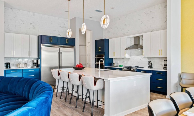 Loughman House | Chic Villa w/Music Studio, Bowling, Princess Theme BR, Theater - Mins to Disney