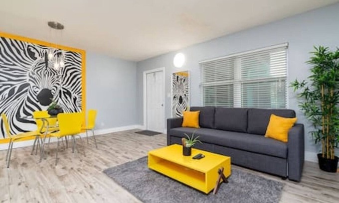 Coral Shores Apartment | Chic Zebra Condo - Prime Fort Lauderdale Spot