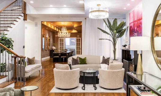 Gold Coast House | Chicago Gold Coast Luxury Home Best Location walking distance to anywhere!