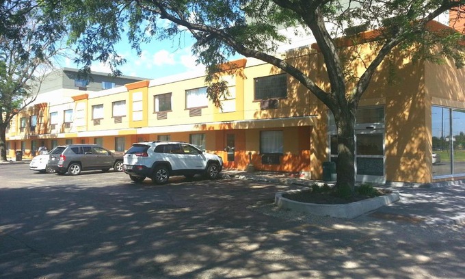 Indian Village Hotel | Chicago Lakeshore Hotel