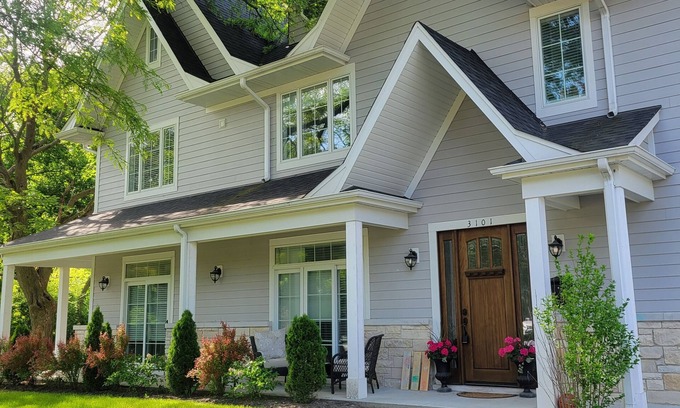 Wilmette House | Chicago - NorthShore Private Vacation Rental Luxury 3 Story Victorian Mansion