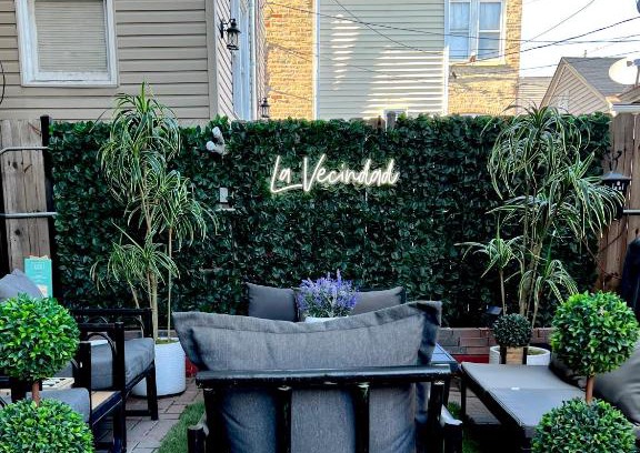 Heart of Chicago Apartment | Chicago-Pilsen Boho apartment with Free parking - Unit C