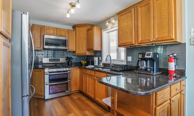 Union Ridge House | Chicago Rental - W Berwyn Aven