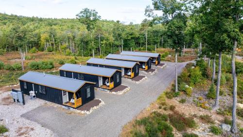North Sebago Villa | CHICKADEE LIMIT 4 cabin