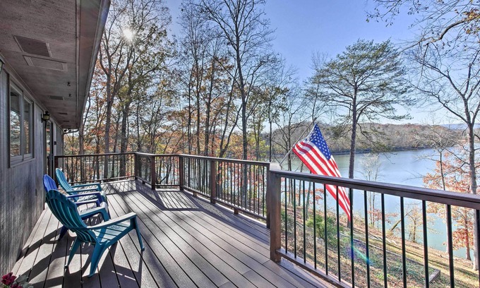 Dayton House | Chickamauga Lake Vacation Rental w/Boat Dock!