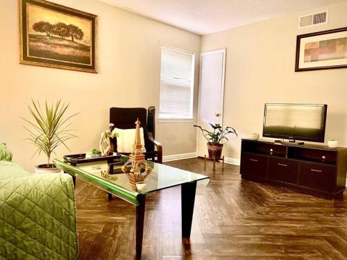 East Memphis Apartment | Chickasaw Garden-Tiger Lane