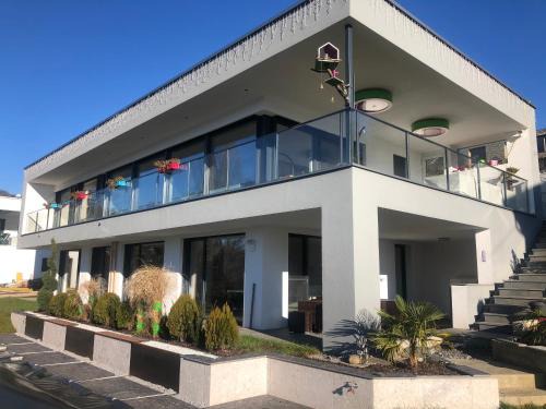 Zwischenwasser Apartment | Chicken Hill